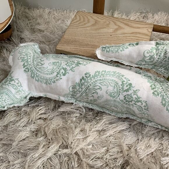 Handmade Cottage-core Country Distressed Edge Style Rabbit Throw Accent Pillow - Picture 10 of 16